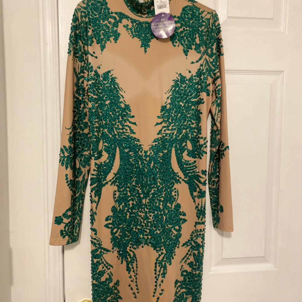 Dress - Picture 4 of 6